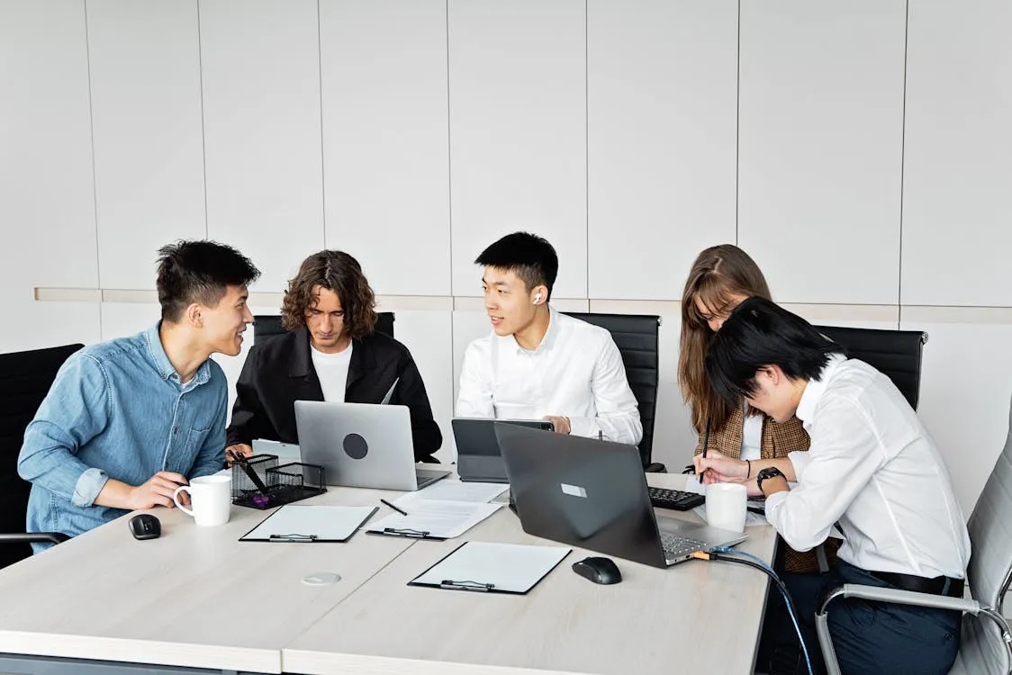 Leadership Communication Training: 15 Methods To Empower Managers